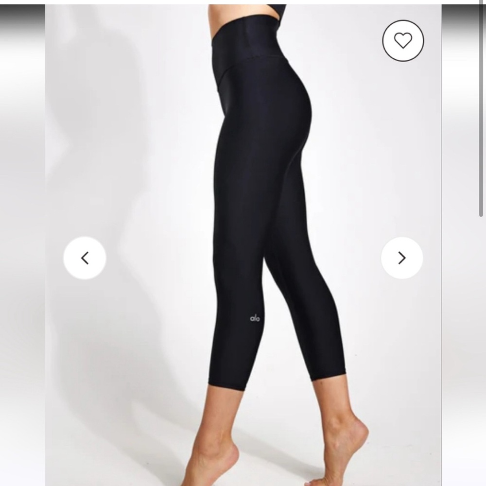 Another FREE legging with this order! 
Alo Yoga Black High-Waist Leggings